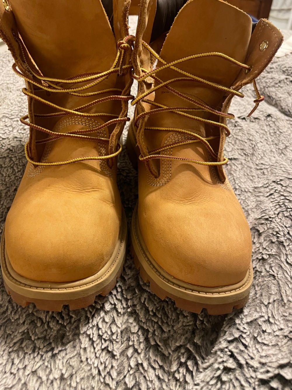 Timberland Wheat/Tan Classic Lace-Up Work Boots - Picture 2 of 8